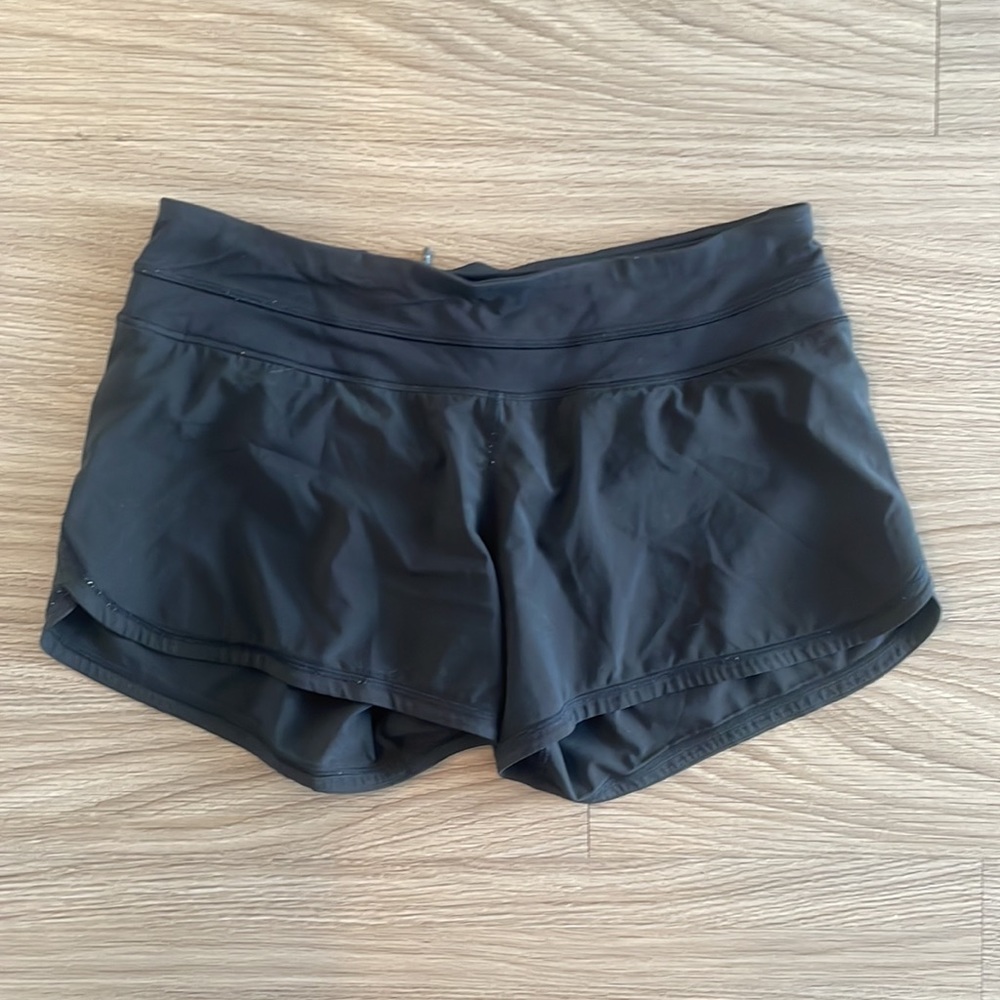 Lululemon shorts 🖤